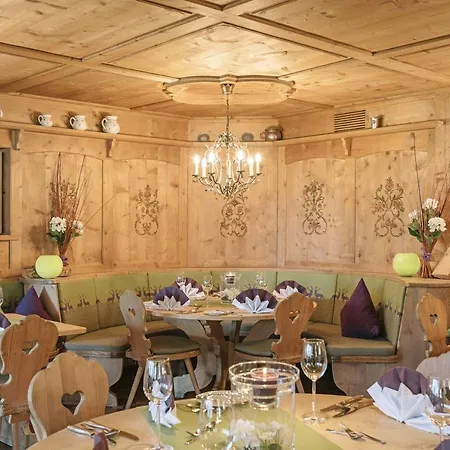 Berghof Hotell 4*